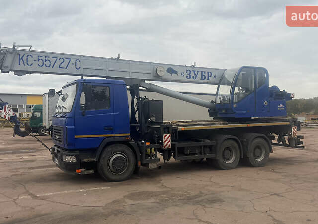 Синий МАЗ 5571, объемом двигателя 6.65 л и пробегом 13 тыс. км за 140000 $, фото 2 на Automoto.ua