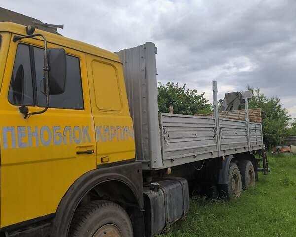 Желтый МАЗ 6303, объемом двигателя 14.9 л и пробегом 423 тыс. км за 11800 $, фото 1 на Automoto.ua