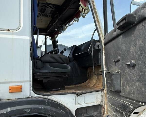 Белый МАЗ 630305, объемом двигателя 14.86 л и пробегом 200 тыс. км за 7800 $, фото 4 на Automoto.ua