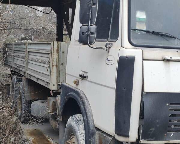 Белый МАЗ 630305, объемом двигателя 14.86 л и пробегом 1 тыс. км за 2362 $, фото 1 на Automoto.ua