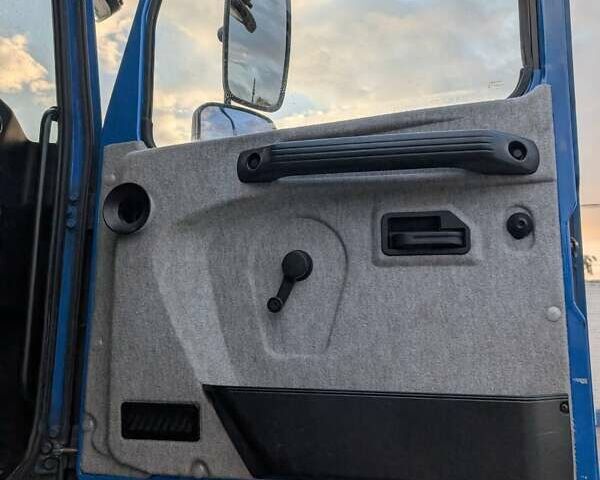 Синий МАЗ 6501C5, объемом двигателя 6.7 л и пробегом 63 тыс. км за 65000 $, фото 9 на Automoto.ua