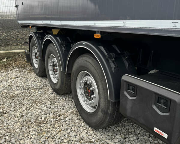 Черный МЕГА Light 3, объемом двигателя 0 л и пробегом 100 тыс. км за 43000 $, фото 4 на Automoto.ua