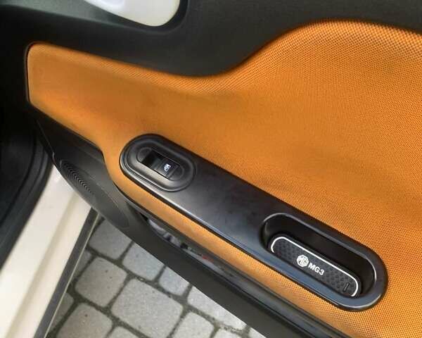 Белый МГ 3 Кросс, объемом двигателя 1.5 л и пробегом 113 тыс. км за 6500 $, фото 11 на Automoto.ua