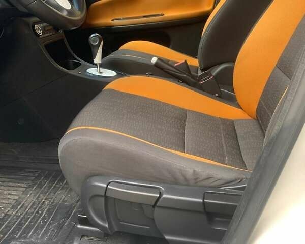 Белый МГ 3 Кросс, объемом двигателя 1.5 л и пробегом 113 тыс. км за 6500 $, фото 23 на Automoto.ua