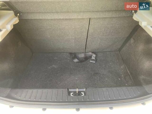 Белый МГ 3 Кросс, объемом двигателя 1.5 л и пробегом 113 тыс. км за 6500 $, фото 17 на Automoto.ua