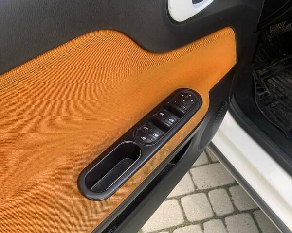 Белый МГ 3 Кросс, объемом двигателя 1.5 л и пробегом 113 тыс. км за 6500 $, фото 22 на Automoto.ua