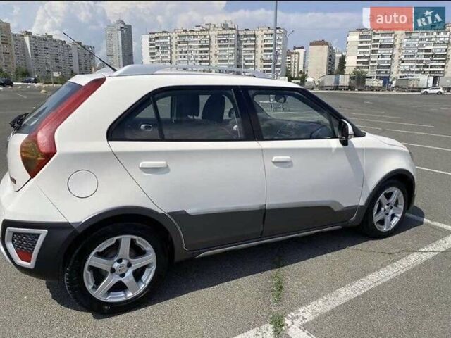 Белый МГ 3 Кросс, объемом двигателя 1.5 л и пробегом 95 тыс. км за 6700 $, фото 5 на Automoto.ua