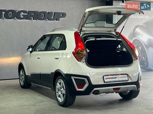 Білий МГ 3 Крос, об'ємом двигуна 1.5 л та пробігом 52 тис. км за 7200 $, фото 7 на Automoto.ua