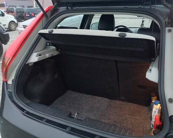 Черный МГ 3 Кросс, объемом двигателя 1.5 л и пробегом 117 тыс. км за 5200 $, фото 2 на Automoto.ua