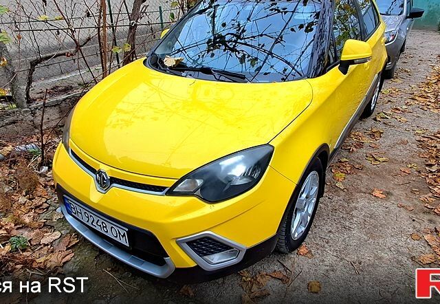 Желтый МГ 3 Кросс, объемом двигателя 1.5 л и пробегом 48 тыс. км за 6200 $, фото 5 на Automoto.ua