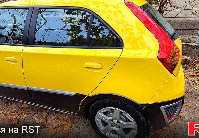 Желтый МГ 3 Кросс, объемом двигателя 1.5 л и пробегом 48 тыс. км за 6200 $, фото 3 на Automoto.ua