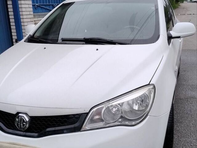 Белый МГ 350, объемом двигателя 1.5 л и пробегом 80 тыс. км за 5000 $, фото 1 на Automoto.ua