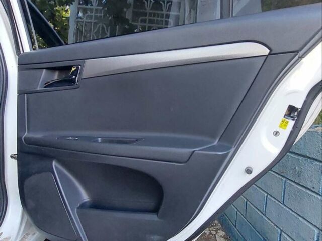 Білий МГ 350, об'ємом двигуна 1.5 л та пробігом 152 тис. км за 5815 $, фото 10 на Automoto.ua