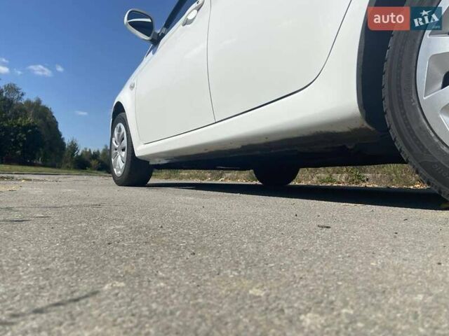 Білий МГ 350, об'ємом двигуна 1.5 л та пробігом 149 тис. км за 6100 $, фото 10 на Automoto.ua