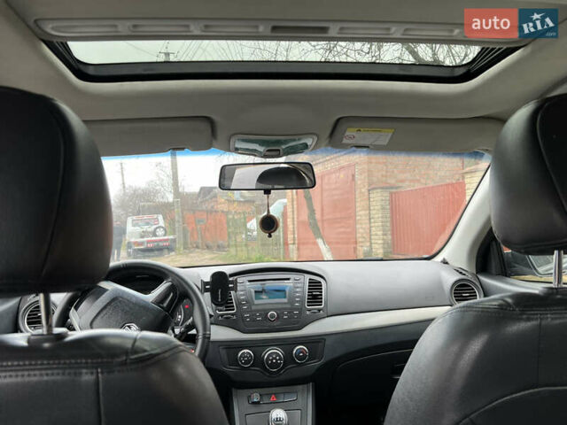 Черный МГ 350, объемом двигателя 1.5 л и пробегом 197 тыс. км за 3500 $, фото 2 на Automoto.ua