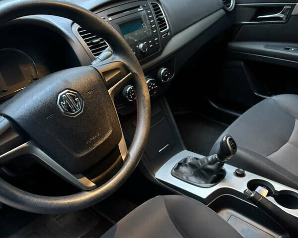 Красный МГ 350, объемом двигателя 1.5 л и пробегом 67 тыс. км за 6500 $, фото 9 на Automoto.ua