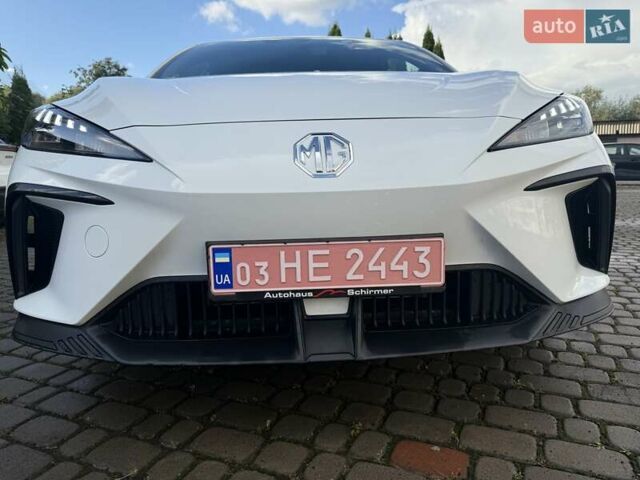 Белый МГ 4, объемом двигателя 0 л и пробегом 10 тыс. км за 17500 $, фото 2 на Automoto.ua
