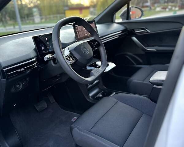 Белый МГ 4, объемом двигателя 0 л и пробегом 15 тыс. км за 16800 $, фото 23 на Automoto.ua