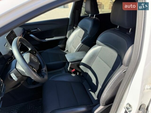 Белый МГ 4, объемом двигателя 0 л и пробегом 48 тыс. км за 16899 $, фото 29 на Automoto.ua