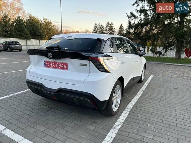 Белый МГ 4, объемом двигателя 0 л и пробегом 15 тыс. км за 16800 $, фото 1 на Automoto.ua