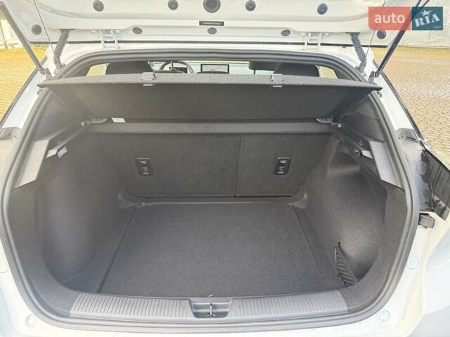 Белый МГ 4, объемом двигателя 0 л и пробегом 10 тыс. км за 17500 $, фото 40 на Automoto.ua