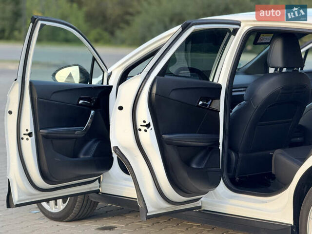 Белый МГ 4, объемом двигателя 0 л и пробегом 30 тыс. км за 18100 $, фото 14 на Automoto.ua