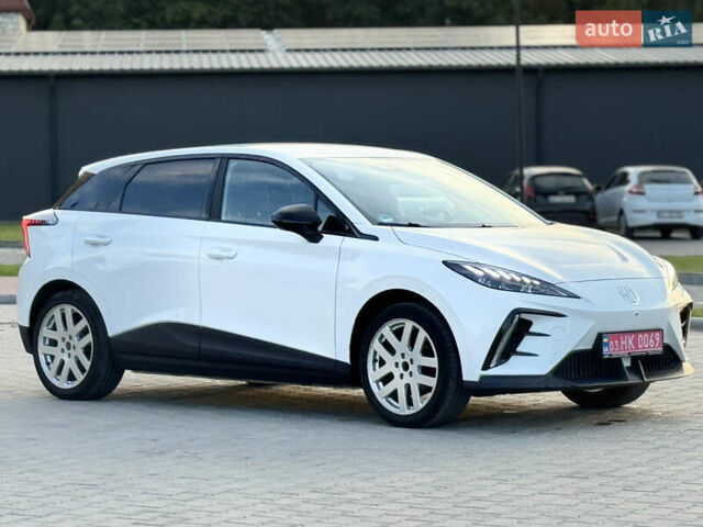 Белый МГ 4, объемом двигателя 0 л и пробегом 30 тыс. км за 18100 $, фото 5 на Automoto.ua