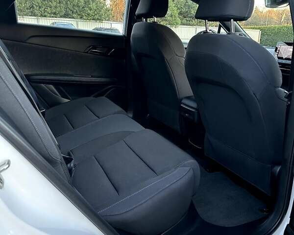 Белый МГ 4, объемом двигателя 0 л и пробегом 15 тыс. км за 16800 $, фото 15 на Automoto.ua