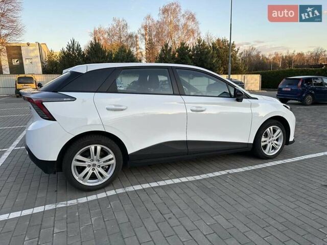 Белый МГ 4, объемом двигателя 0 л и пробегом 15 тыс. км за 16800 $, фото 3 на Automoto.ua
