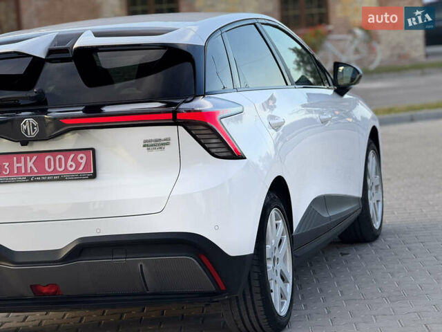 Белый МГ 4, объемом двигателя 0 л и пробегом 30 тыс. км за 18100 $, фото 8 на Automoto.ua