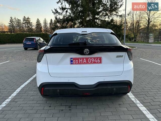 Белый МГ 4, объемом двигателя 0 л и пробегом 15 тыс. км за 16800 $, фото 7 на Automoto.ua