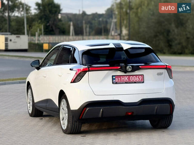 Белый МГ 4, объемом двигателя 0 л и пробегом 30 тыс. км за 18100 $, фото 1 на Automoto.ua