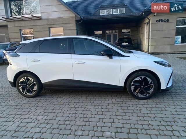 Білий МГ 4, об'ємом двигуна 0 л та пробігом 5 тис. км за 19850 $, фото 3 на Automoto.ua