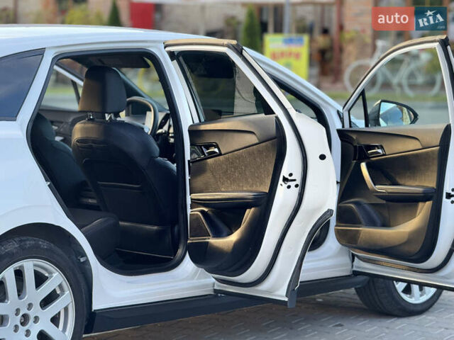Белый МГ 4, объемом двигателя 0 л и пробегом 30 тыс. км за 18100 $, фото 15 на Automoto.ua