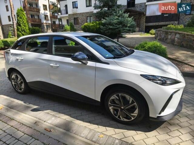 Белый МГ 4, объемом двигателя 0 л и пробегом 15 тыс. км за 17500 $, фото 11 на Automoto.ua