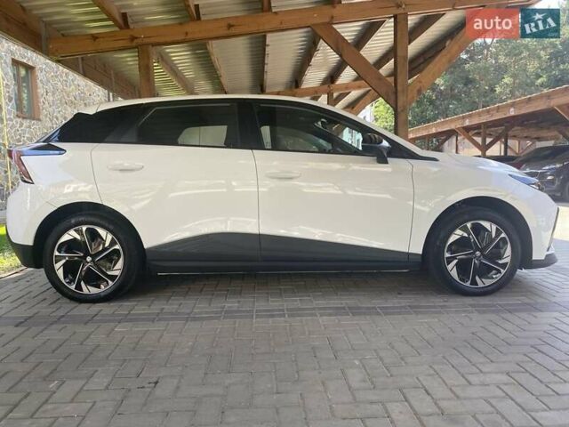 Белый МГ 4, объемом двигателя 0 л и пробегом 15 тыс. км за 17500 $, фото 14 на Automoto.ua