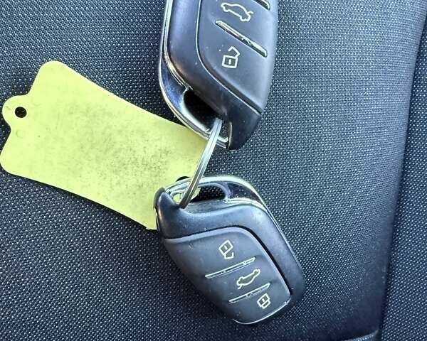 Черный МГ 4, объемом двигателя 0 л и пробегом 17 тыс. км за 16500 $, фото 30 на Automoto.ua