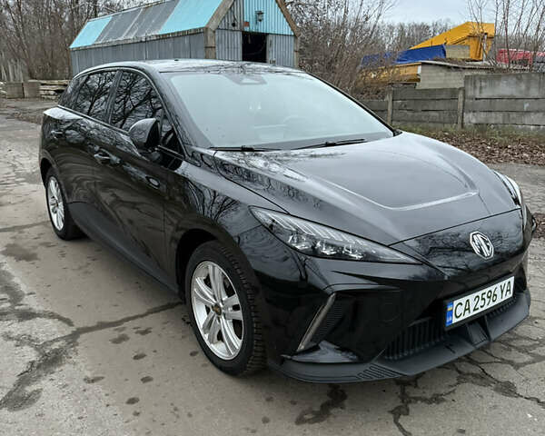 Черный МГ 4, объемом двигателя 0 л и пробегом 70 тыс. км за 16500 $, фото 2 на Automoto.ua