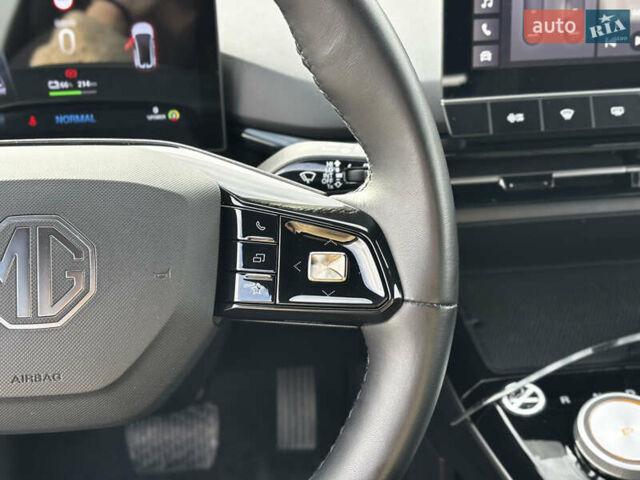 Черный МГ 4, объемом двигателя 0 л и пробегом 46 тыс. км за 15700 $, фото 24 на Automoto.ua