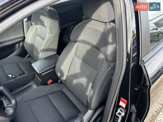 Черный МГ 4, объемом двигателя 0 л и пробегом 46 тыс. км за 15700 $, фото 12 на Automoto.ua