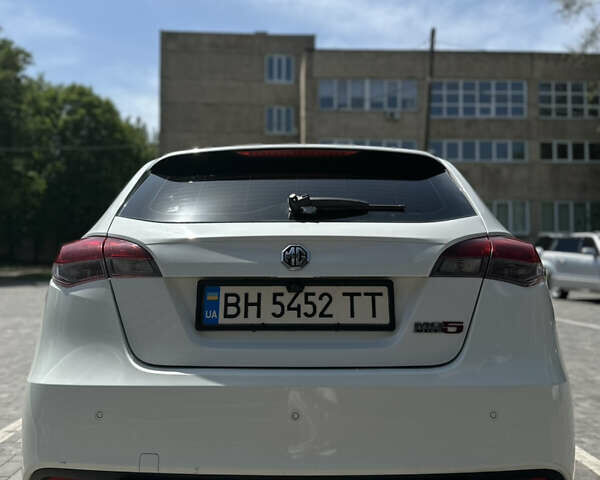 Белый МГ 5, объемом двигателя 1.5 л и пробегом 138 тыс. км за 5000 $, фото 4 на Automoto.ua