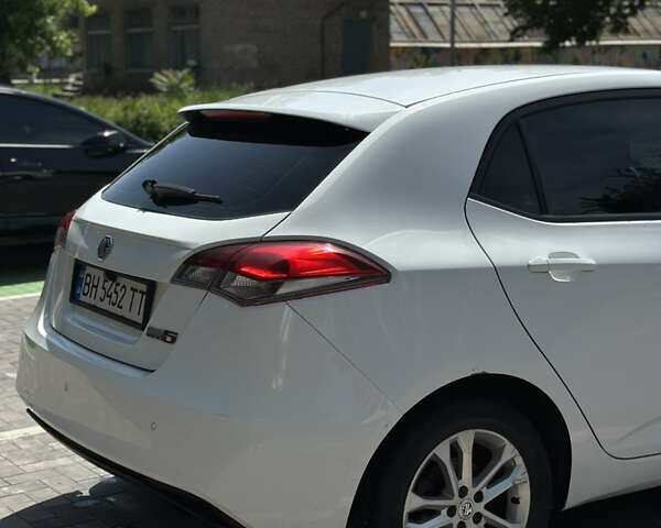 Белый МГ 5, объемом двигателя 1.5 л и пробегом 138 тыс. км за 5000 $, фото 8 на Automoto.ua