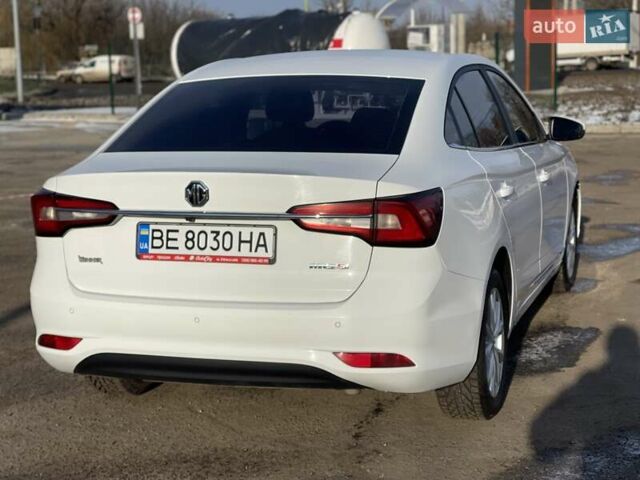 Білий МГ 5, об'ємом двигуна 1.5 л та пробігом 39 тис. км за 10800 $, фото 5 на Automoto.ua