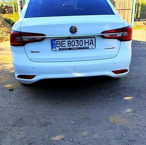 Белый МГ 5, объемом двигателя 1.5 л и пробегом 35 тыс. км за 14500 $, фото 1 на Automoto.ua