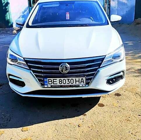 Белый МГ 5, объемом двигателя 1.5 л и пробегом 35 тыс. км за 14500 $, фото 3 на Automoto.ua