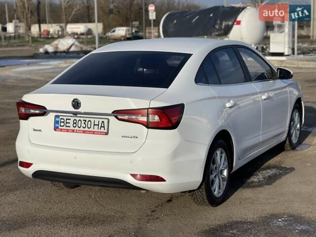 Білий МГ 5, об'ємом двигуна 1.5 л та пробігом 39 тис. км за 10800 $, фото 8 на Automoto.ua