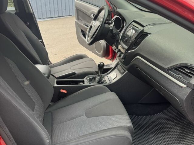 Красный МГ 5, объемом двигателя 1.5 л и пробегом 85 тыс. км за 5350 $, фото 9 на Automoto.ua