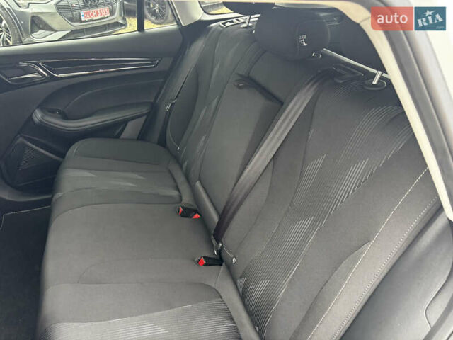 Білий МГ 5 EV, об'ємом двигуна 0 л та пробігом 29 тис. км за 15900 $, фото 39 на Automoto.ua