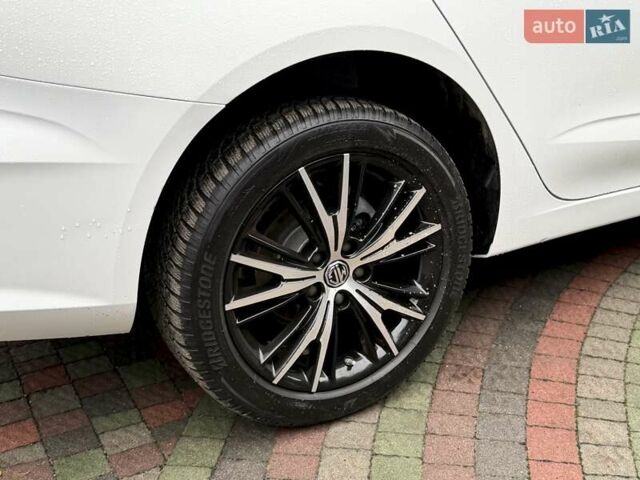 Белый МГ 5 EV, объемом двигателя 0 л и пробегом 23 тыс. км за 17800 $, фото 15 на Automoto.ua