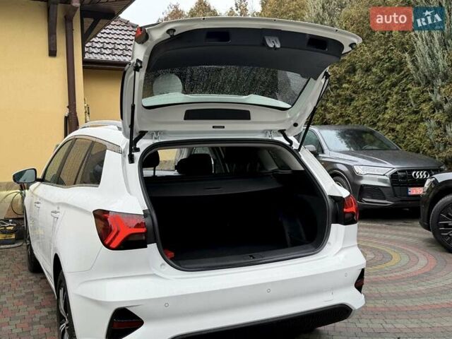 Белый МГ 5 EV, объемом двигателя 0 л и пробегом 23 тыс. км за 17800 $, фото 19 на Automoto.ua